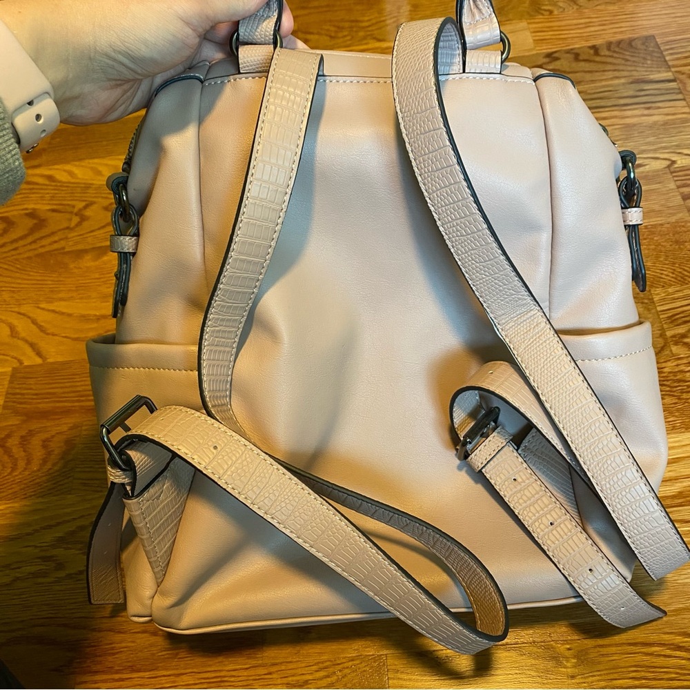 Simply Vera Vera Wang Bag Blush Pink Backpack Purse Handles Adjustable NWOT - Picture 5 of 7